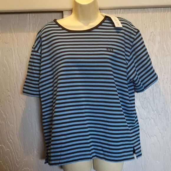 Needle & Thread Tops - 🖤5/$20🖤 Needle & Threads shirt